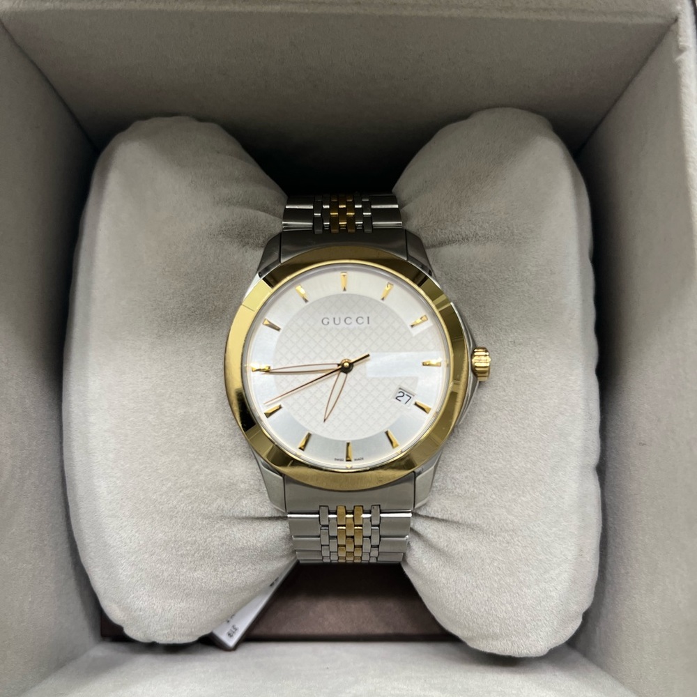 2 Tone Men’s Gucci Watch , gold and stainless steel - Picture 3 of 7